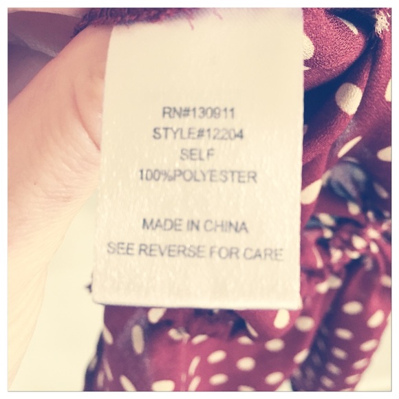 Amazing Daniel Rainn Maroon Polka Dot Top Buttons - Picture 5 of 8